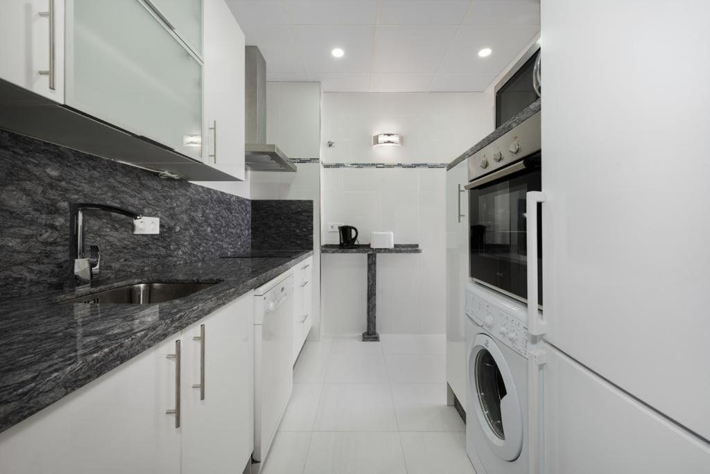 Apartamento En Puerto Marina B32 Benalmadena Exterior photo